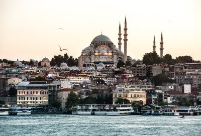 Kan ik mijn haartransplantatie in Istanbul combineren met mijn vakantie?